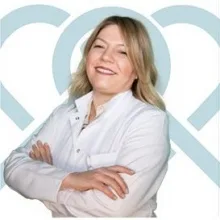 Uzm. Dr. Özlem Ertürk — Nöroloji, Ankara. Portre fotoğrafı.