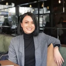 Kl. Psk. Aynur Deniz — Psikoloji, İstanbul. Portre fotoğrafı.