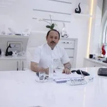 Dr. Ali Akkaya — Pratisyen, Ankara. Portre fotoğrafı.