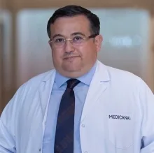 Prof. Dr. Mutlu Demiray — Tıbbi Onkoloji, Ataşehir, İstanbul. Portre fotoğrafı.