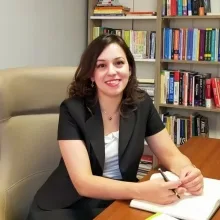 Uzm. Dr. Ebru Çobanoğlu — Psikiyatri, Ankara. Portre fotoğrafı.
