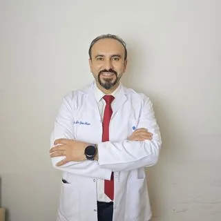 Op. Dr. Yunus Kaçar — Beyin Ve Sinir Cerrahisi, Ankara. Portre fotoğrafı.