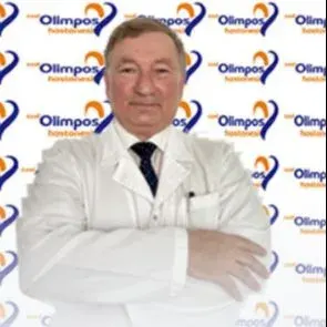 Prof. Dr. Fevzi Ersoy — Nefroloji, Konyaaltı, Antalya. Portre fotoğrafı.