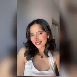 Dyt. Gamze Uzun — Diyetisyen, Mersin. Portre fotoğrafı.