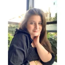 Uzm. Psk. Dan. Aslı Nur İpek — Psikolojik Danışma ve Rehberlik, İstanbul. Portre fotoğrafı.