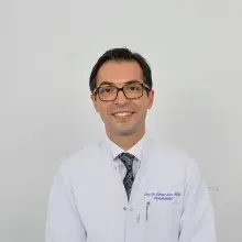 Prof. Dr. Cüneyt Asım Aral — Malatya. Portre fotoğrafı.