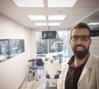 Dr. Dt. Fatih Ayçiçek profilinde yer alan galeri fotoğrafı.