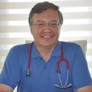 Uzm. Dr. Alp Şen — Çocuk Sağlığı Ve Hastalıkları, Antalya. Portre fotoğrafı.