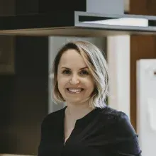 Uzm. Dr. Nazile Arpacı — Psikiyatri, Denizli. Portre fotoğrafı.
