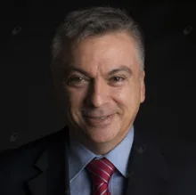 Op. Dr. Hamdi Koçer — Genel Cerrahi, İstanbul. Portre fotoğrafı.