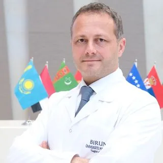 Doç. Dr. Muhammed Bayram — Kalp Ve Damar Cerrahisi, İstanbul. Portre fotoğrafı.
