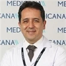 Prof. Dr. Cüneyt Erdoğan — Girişimsel Radyoloji, Nilüfer, Bursa. Portre fotoğrafı.