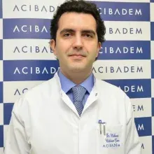 Op. Dr. Mehmet Behram Çam — Kulak Burun Boğaz, Üsküdar, İstanbul. Portre fotoğrafı.