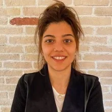 Psk. Merve Yılmaz — Psikoloji, İzmir. Portre fotoğrafı.