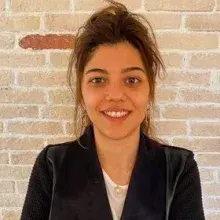 Psk. Merve Yılmaz — Psikoloji, İzmir. Portre fotoğrafı.