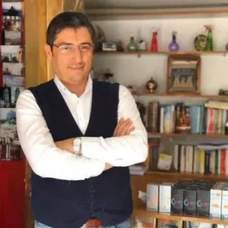 Uzm. Dr. Hayri Gözlükgiller profilinde yer alan galeri fotoğrafı.