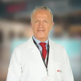 Uzm. Dr. Reşat Bahat — Kadın Hastalıkları Ve Doğum, Küçükçekmece, İstanbul. Portre fotoğrafı.