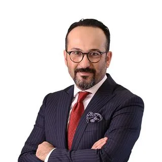 Prof. Dr. Turgut Karaca. Portre fotoğrafı.