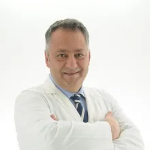 Prof. Dr. Oğuz Karaeminoğulları — Ortopedi Ve Travmatoloji, Ankara. Portre fotoğrafı.