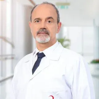 Uzm. Dr. Mustafa Arıca — Dermatoloji, Maltepe, İstanbul. Portre fotoğrafı.