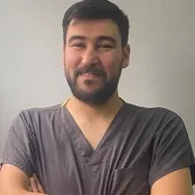 Dt. Lütfü Gültekin — Diş Hekimi, Şanlıurfa. Portre fotoğrafı.