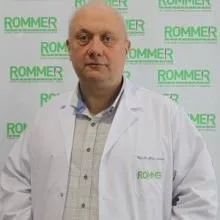 Uzm. Dr. Metin Yurdakoş — Fiziksel Tıp Ve Rehabilitasyon, Nilüfer, Bursa. Portre fotoğrafı.