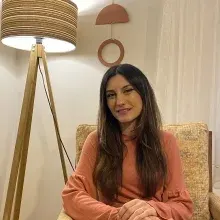 Uzm. Psk. Feride Nur Göçen — İzmir. Portre fotoğrafı.