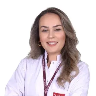 Op. Dr. Merve Zeynep Koday — Kulak Burun Boğaz, Bursa. Portre fotoğrafı.