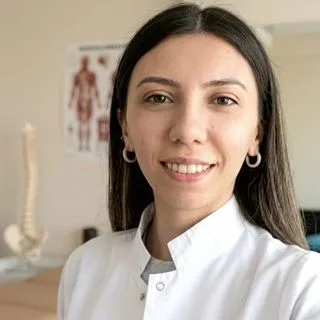 Fzt. | Bilim Uzmanı Yaren Kocabaş — Tekirdağ. Portre fotoğrafı.