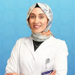 Op. Dr. Fatma Karaşabanoğlu — Kadın Hastalıkları Ve Doğum, İstanbul. Portre fotoğrafı.