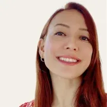 Uzm. Ody. Ebru Sönmez — Odyoloji (Dil, Konuşma ve Ses Bozuklukları), İstanbul. Portre fotoğrafı.
