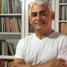 Psk. İbrahim Erdoğan — Psikoloji, İstanbul. Portre fotoğrafı.