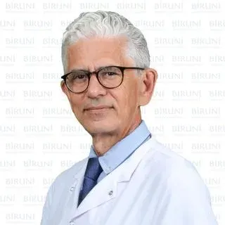 Prof. Dr. Hilmi Apak — Çocuk Hematolojisi, Küçükçekmece, İstanbul. Portre fotoğrafı.