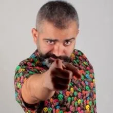 Dr. Dt. Gökhan Seçkin — Diş Hekimi, Trabzon. Portre fotoğrafı.