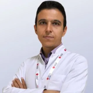Op. Dr. Ökkeş Baz — Göz Hastalıkları, Bağcılar, İstanbul. Portre fotoğrafı.