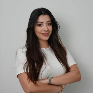 Psk. Vildan Ceren Yalçın — Psikoloji, Melikgazi, Kayseri. Portre fotoğrafı.