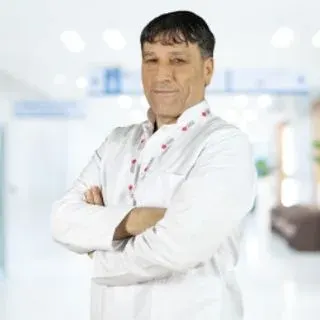 Prof. Dr. Nebi Yılmaz — Beyin Ve Sinir Cerrahisi, Üsküdar, İstanbul. Portre fotoğrafı.