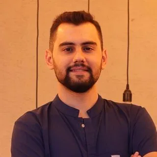 Dt. Mevlüt Acar — Diş Hekimi, Isparta. Portre fotoğrafı.