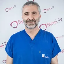 Op. Dr. Hayat İzel — Kadın Hastalıkları Ve Doğum. Portre fotoğrafı.