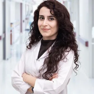Uzm. Dr. Samira Süleymanova — Göğüs Hastalıkları, Osmangazi, Bursa. Portre fotoğrafı.