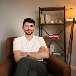 Psk. İzzet Kayacan profilinde yer alan galeri fotoğrafı.