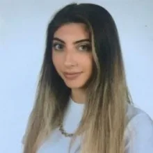 Dyt. İrem Öztürk — Diyetisyen, İstanbul. Portre fotoğrafı.