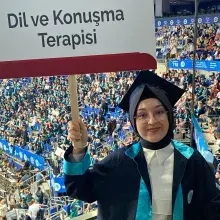 Dkt. Fatma Öncül — Dil ve Konuşma Terapisi, Kocaeli. Portre fotoğrafı.