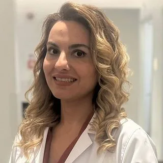 Uzm. Dr. Gizem Kulakoğlu — Çocuk Sağlığı Ve Hastalıkları, Konak, İzmir. Portre fotoğrafı.