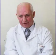 Uzm. Dr. Yalçın Altunoğlu — İç Hastalıkları, İstanbul. Portre fotoğrafı.