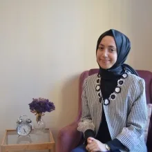 Uzm. Psk. Dan. Hande Nur Bucak — Psikolojik Danışma ve Rehberlik, İstanbul. Portre fotoğrafı.