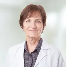 Op. Dr. Fatma Öge — Göz Hastalıkları. Portre fotoğrafı.