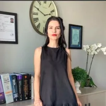 Prof. Dr. Berçem Ayçiçek — Endokrinoloji Ve Metabolizma Hastalıkları, İstanbul. Portre fotoğrafı.