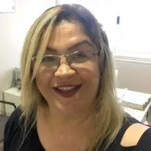Uzm. Dr. İlkay İçke — Dermatoloji, Antalya. Portre fotoğrafı.