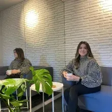 Dyt. Gökçe Pekuva — Diyetisyen. Portre fotoğrafı.